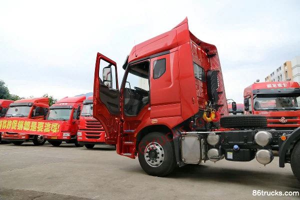 Dongfeng Liuqi Chenglong H7 camion lourd 450 ch 6X4(10 roues) tracteur routier (rouge) Cabine (1) | 86Trucks