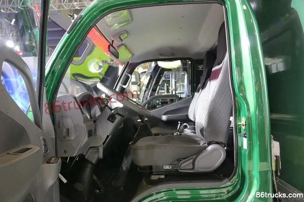 Foton Ollin CTX Tech Edition 143hp 4X2(6 wheels) 4.165m single-row van light truck (China V) Cab (2) | 86Trucks