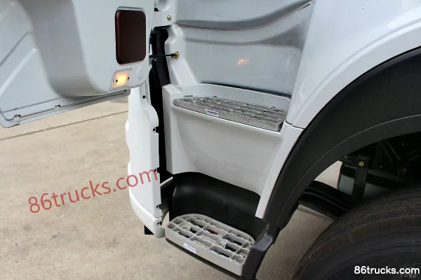 Sinotruk Steyr D7B Camion lourd 380ch 6X4(10 roues) Tracteur routier pour matières dangereuses Cabine (2) | 86Trucks