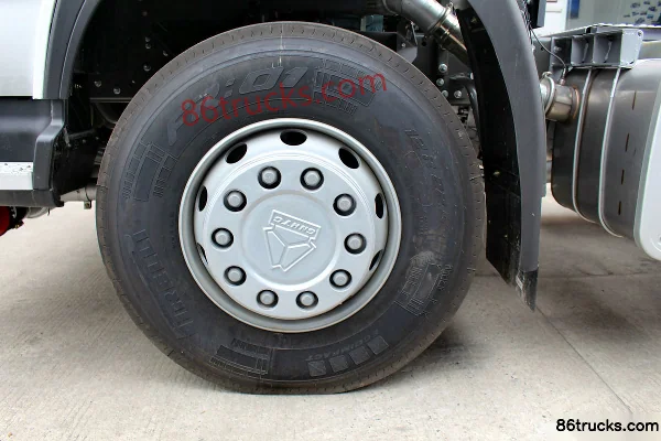 Sinotruk Steyr D7B Camion lourd 380ch 6X4(10 roues) Tracteur routier pour matières dangereuses Châssis (3) | 86Trucks