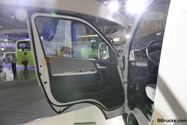 Foton Business Vehicle View G7 129 hp 5.32m light bus Cab (1) | 86Trucks