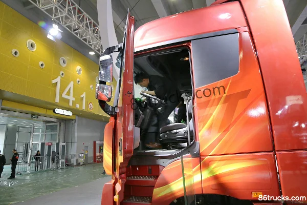 Foton Auman EST 6 Series Heavy Truck 380 hp 4X2(6 wheels) Tractor Truck Cab (1) | 86Trucks
