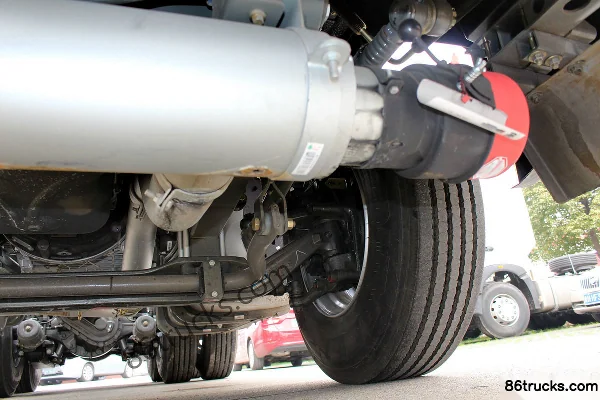 Sinotruk HOWO T7H 400 hp 6X4(10 wheels) Dangerous Goods Tractor Truck Chassis (2) | 86Trucks