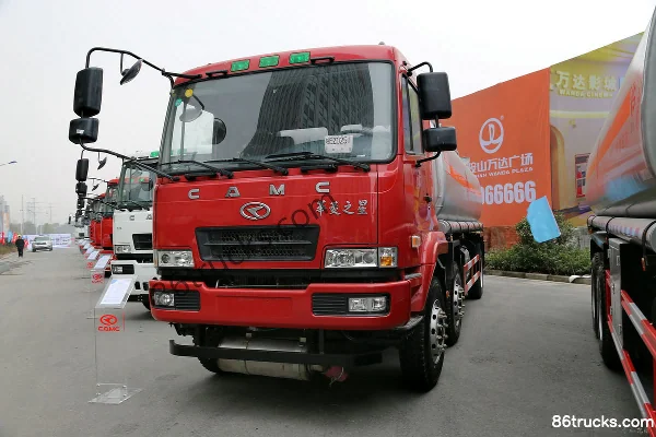 Hualing Hualing Star 220hp 6X2(8 wheels) Oil Tank Truck (Chufei Brand) Exterior (3) | 86Trucks