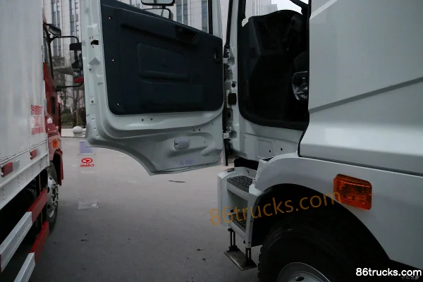 Hualing HanmaH6 245hp 6X4(10 wheels) Compactor Garbage Truck Cab (1) | 86Trucks