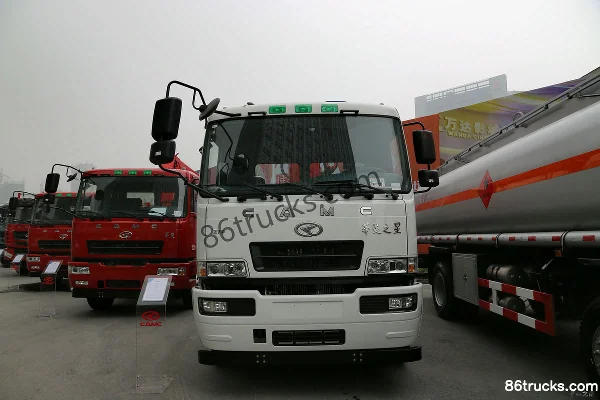 Hualing Heavy Truck 270hp 6X4(10 wheels) Truck-Mounted Crane Exterior (2) | 86Trucks