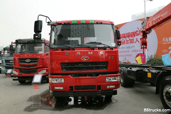 Hualing Heavy Truck 336hp 8X4(12 wheels) Truck-Mounted Crane Chassis Exterior (2) | 86Trucks