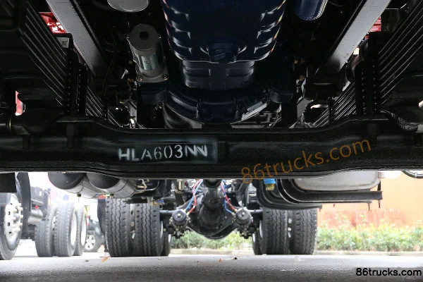 Hualing Heavy Truck 270hp 6X4(10 wheels) Truck-Mounted Crane Chassis (1) | 86Trucks