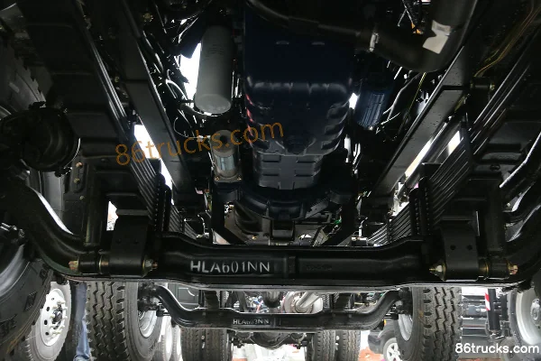 Hualing Heavy Truck 336hp 8X4(12 wheels) Truck-Mounted Crane Chassis (1) | 86Trucks