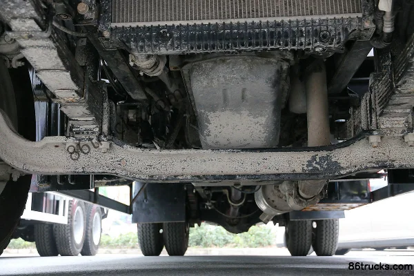 Hualing HanmaH6 180hp 4X2(6 wheels) Refrigerated Truck Chassis (2) | 86Trucks