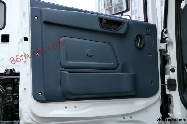 Hualing Hanma 180 hp 4X2(6 wheels) High Pressure Cleaning Truck Cab (2) | 86Trucks