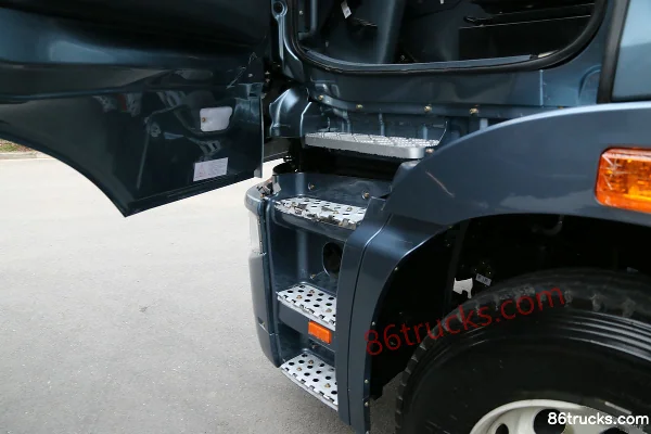 Hualing XingKama Heavy Truck 480 hp 6X4(10 wheels) Tractor Truck Cab (2) | 86Trucks