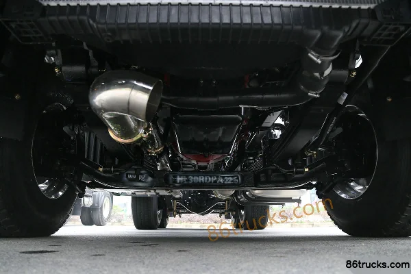 Hualing Xing Kama camion lourd 420 ch 6X4(10 roues) tracteur routier Châssis (1) | 86Trucks