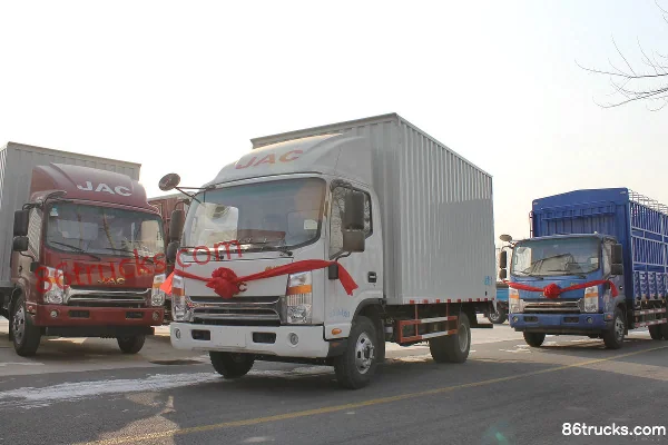 JAC Shuailing H330 130 hp 4X2(6 wheels) 4.12m single-row box light truck Exterior (2) | 86Trucks