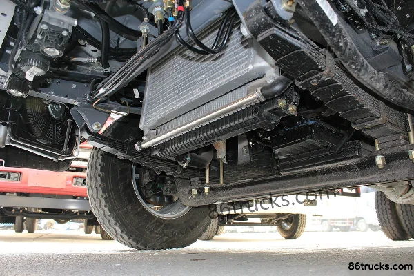 JAC Shuailing H330 130 hp 4X2(6 wheels) 4.12m single-row box light truck Chassis (2) | 86Trucks