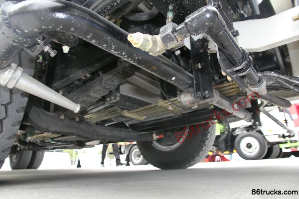 Foton AumanETX 210 ch 4X2(6 roues) camion de nettoyage haute pression Châssis (1) | 86Trucks