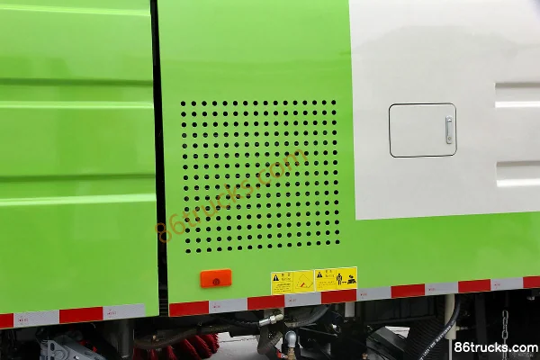 Foton Aumark 3 Series 141 hp 4X2(6 wheels) 3T Water Cleaning Truck Body (3) | 86Trucks