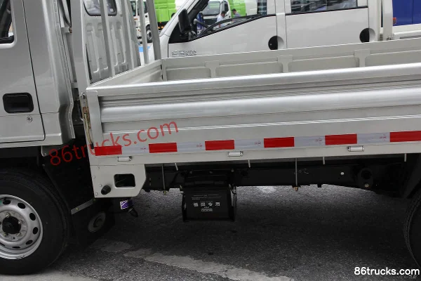 Foton Forland Yuling VQ2 2,0 L 129 ch 4X2(6 roues) essence mini camion à plateau cabine simple Carrosserie (3) | 86Trucks