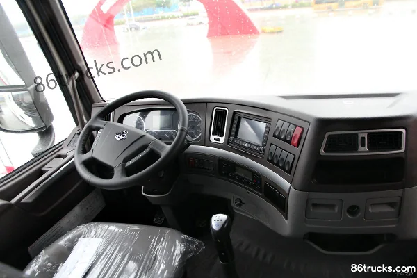 Dongfeng Liuqi Chenglong H7 350 hp 6X2(8 wheels) 7.8m Wing Van Truck Cab (3) | 86Trucks