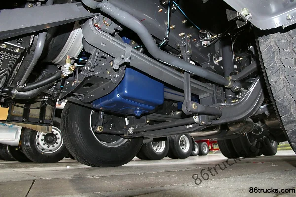 Dongfeng Liuqi Chenglong H7 Heavy Truck Weichai 460 hp 6X4(10 wheels) Tractor Truck Chassis (2) | 86Trucks