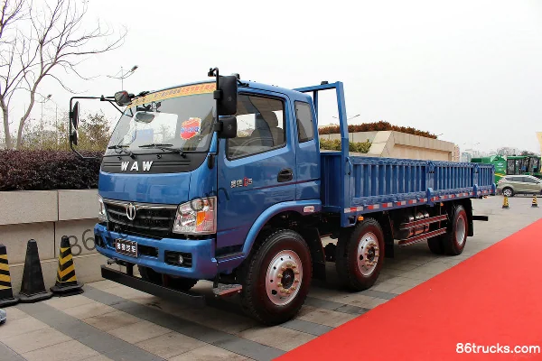 Feidi D5 Series 130 hp 6X2(8 wheels) 6.5m Cab-over Flatbed Light Truck (Yuchai) Exterior (2) | 86Trucks