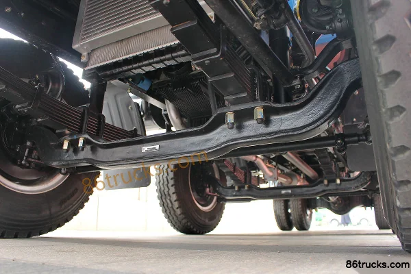 Feidi D5 Series 130 hp 6X2(8 wheels) 6.5m Cab-over Flatbed Light Truck (Yuchai) Chassis (3) | 86Trucks