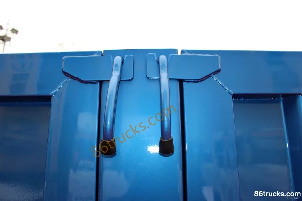Feidi D5 Series 130 hp 6X2(8 wheels) 6.5m Cab-over Flatbed Light Truck (Yuchai) Body (3) | 86Trucks