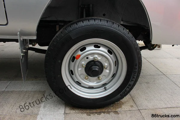 Feidi M1 Series 1.2L 75 hp 4X2(6 wheels) Gasoline/CNG 2.7m Double Row Flatbed Mini Truck Chassis (1) | 86Trucks