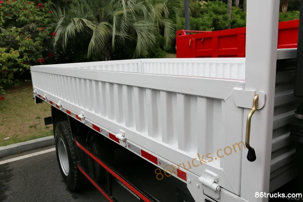 Sichuan Hyundai Ruiyu 130 hp 4X2(6 wheels) 3.8m Semi-row Flatbed Light Truck Body (1) | 86Trucks