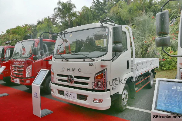 Sichuan Hyundai Ruiyu 129 hp 4X2(6 wheels) 4.1m Single Row Flatbed Light Truck Exterior (3) | 86Trucks