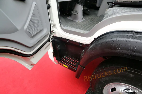 Sichuan Hyundai Ruiyu 129 hp 4X2(6 wheels) 4.1m Single Row Flatbed Light Truck Cab (3) | 86Trucks