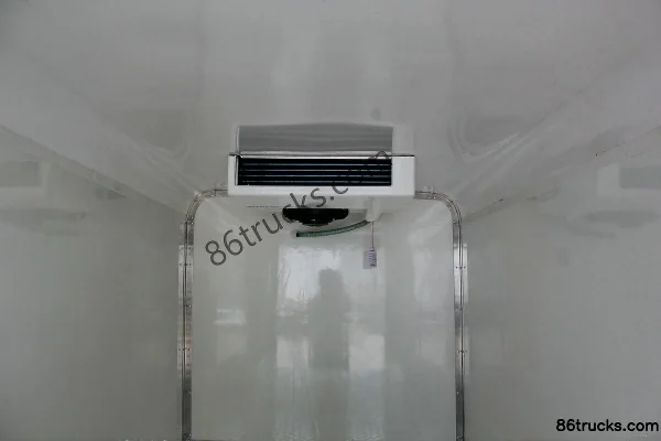 Changan Light Vehicle Ruixiang M80 109 ch 4X2(6 roues) camion frigorifique Cabine (3) | 86Trucks