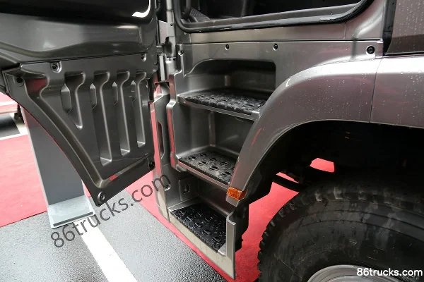 Hyundai Commercial Vehicle Chuanghu XCIENT Heavy Truck 410 hp 8X4(12 wheels) 9.37 m Van Truck Cab (3) | 86Trucks