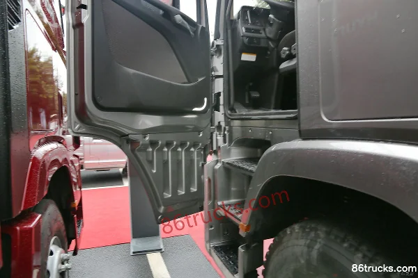 Hyundai Commercial Vehicle Chuanghu XCIENT Heavy Truck 410 hp 8X4(12 wheels) 9.37 m Van Truck Cab (2) | 86Trucks