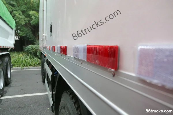 Hyundai Commercial Vehicle Chuanghu XCIENT Heavy Truck 410 hp 8X4(12 wheels) 9.37 m Van Truck Body (1) | 86Trucks