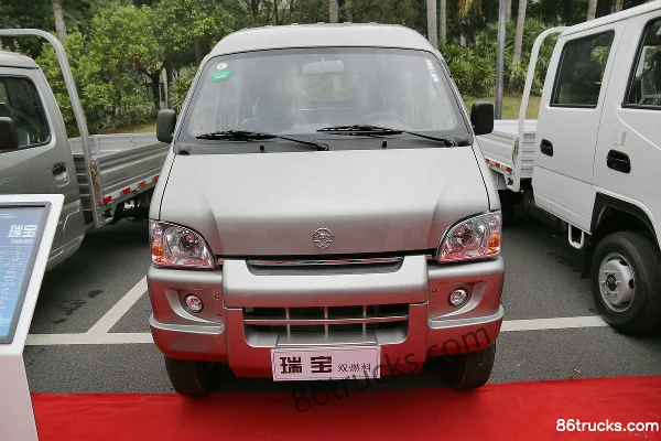 Sichuan Hyundai Ruibao 1.3L 87hp 4X2(6 wheels) Gasoline/CNG 2.6m Double Row Stake Light Truck Exterior (2) | 86Trucks