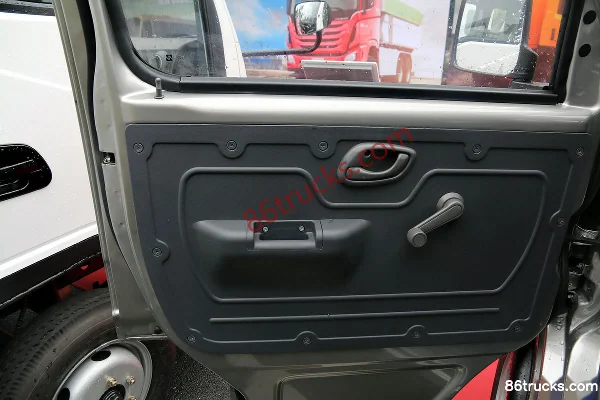 Sichuan Hyundai Ruibao 1.3L 87hp 4X2(6 wheels) Gasoline/CNG 2.6m Double Row Stake Light Truck Cab (2) | 86Trucks