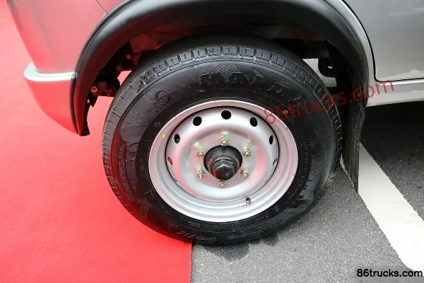 Sichuan Hyundai Ruibao 1.3L 87hp 4X2(6 wheels) Gasoline/CNG 2.6m Double Row Stake Light Truck Chassis (2) | 86Trucks