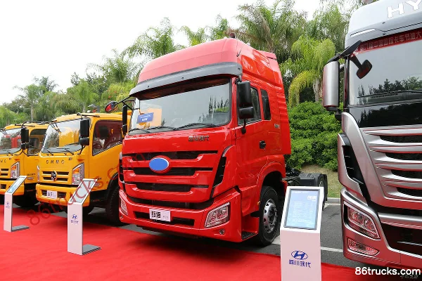 Hyundai Sichuan Zhidao 800W poids lourd 310 ch 4X2(6 roues) tracteur routier Extérieur (3) | 86Trucks