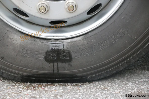 Qingling Isuzu VC46 poids lourd 350 ch 6X4(10 roues) tracteur routier Châssis (2) | 86Trucks
