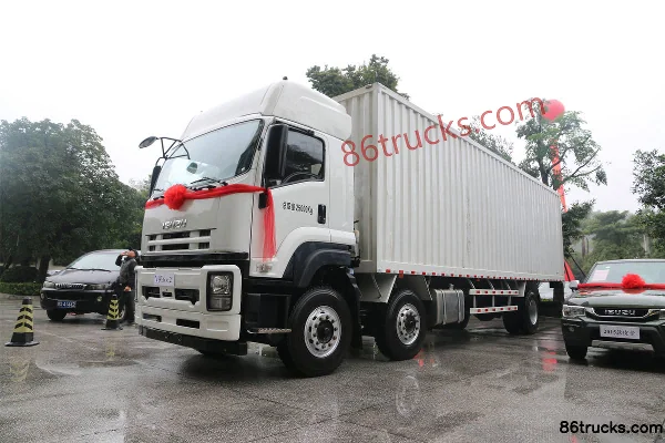 Qingling VC46 Heavy Truck 241 hp 6X2(8 wheels) 9.6m Van Cargo Truck Exterior (3) | 86Trucks
