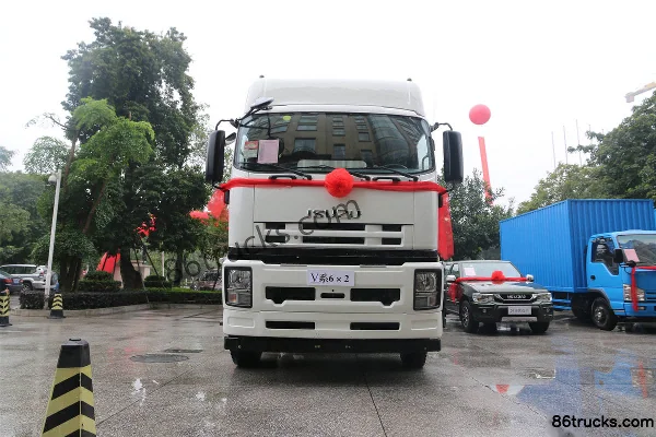 Qingling VC46 Heavy Truck 241 hp 6X2(8 wheels) 9.6m Van Cargo Truck Exterior (2) | 86Trucks