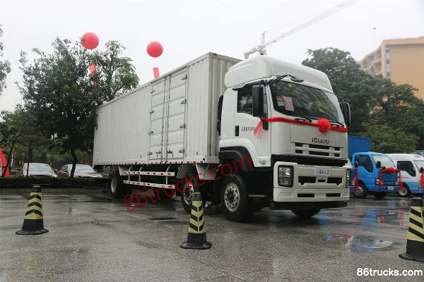 Qingling VC46 heavy truck 300 hp 4X2(6 wheels) 9.63m van cargo truck Exterior