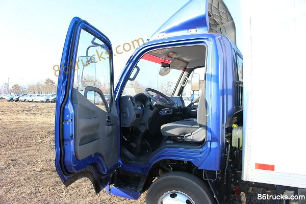 Foton Aoling CTX 131 hp 4X2(6 wheels) 4.14m Single Row Van Light Truck (China VI) Cab (1) | 86Trucks
