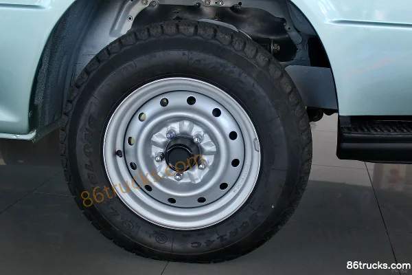 Jinbei Haishi Express King Luxury 2.0L 103 hp Light Bus Chassis (3) | 86Trucks