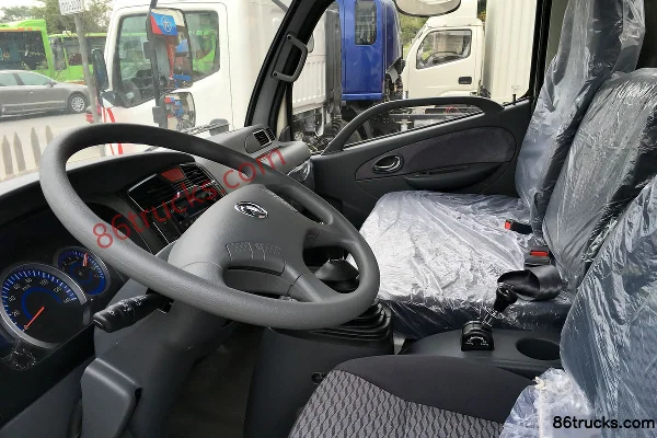 Dongfeng Captain E280 116hp 4X2(6 wheels) 3300mm wheelbase single-row light truck chassis (white) Cab (2) | 86Trucks