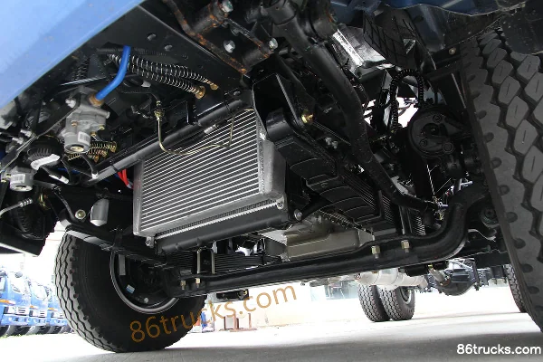 JAC Junling V6 160 hp 4X2(6 wheels) 3308mm Wheelbase Sleeper Cab Light Truck Chassis (3) | 86Trucks
