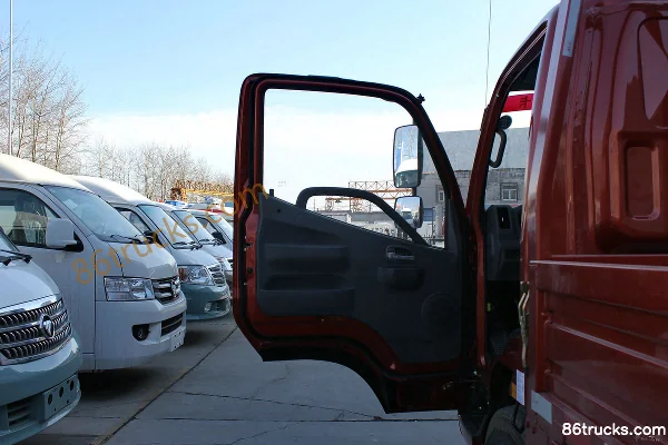 Foton Ollin CTX 131 hp 4X2(6 wheels) 4.23m single-row flatbed light truck chassis (Beijing V) Cab (2) | 86Trucks