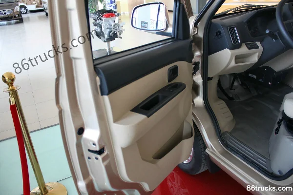 Foton V5 86 hp 1.2L enclosed van truck (comfort type) Cab (2) | 86Trucks