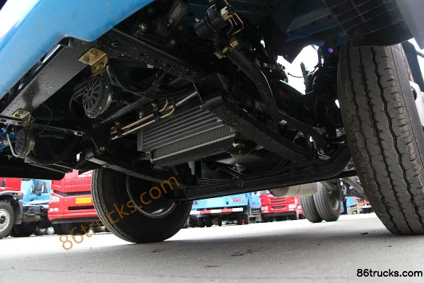 FAW Jiefang Hu VH 156 hp 4X2(6 wheels) single-row cargo truck chassis (3) | 86Trucks